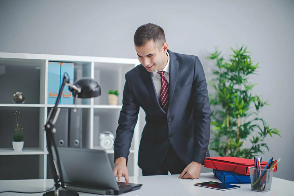 Outsourced Bookkeeping for Tech Startups: Finding the Right Metrics to Track