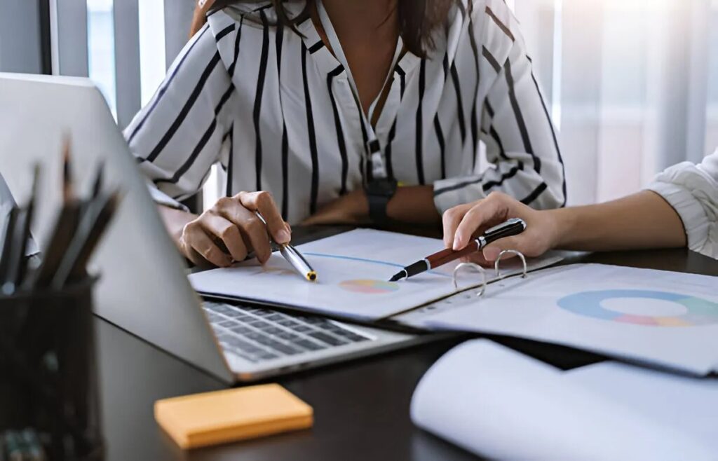 How Outsourced Bookkeeping Ensures Tax Compliance for US Businesses